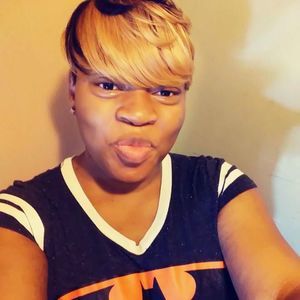 Meet your Posher, Ebony